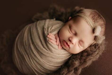 Portland Newborn Photographer Fynnli Newborn