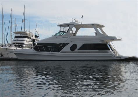 2001 Bluewater Yachts 5200 Millennium Power Boat For Sale