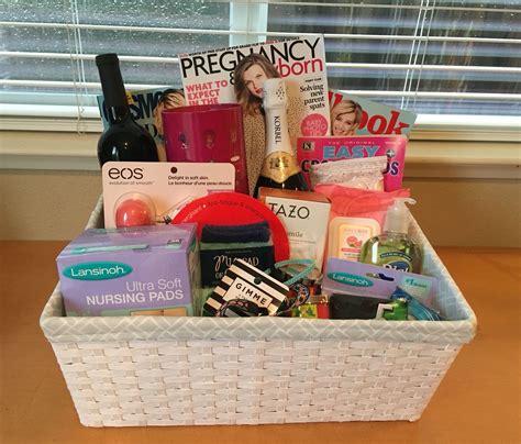 Searching for standout gift ideas for new moms? Gift basket ideas for new mom very cute besides the ...