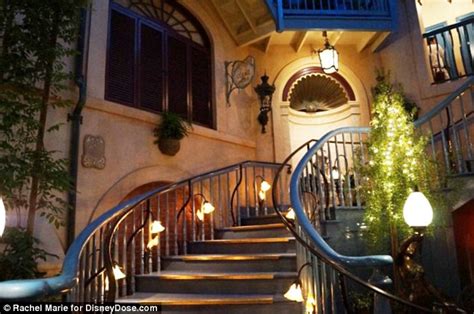 Inside Disneylands Club 33 Restaurant Where Members Enjoy Six Course