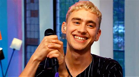 Il suo ingresso ufficiale nel gruppo degli years & years risale al. WATCH: Olly Alexander Reveals 'I Struggled With My Body ...