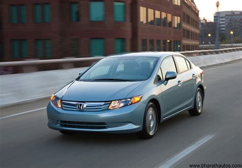 Жесткая подвеска низкий клиренс обзорность шумоизоляция. 2012 Civic Hybrid tests Honda's new strategy
