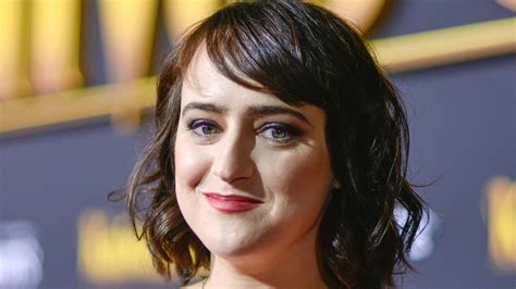 mara wilson confirms what we suspected all along about danny devito s on set demeanor