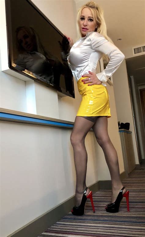 Tara Spades On Twitter Mini Skirts Skirt Leather Vinyl Dress