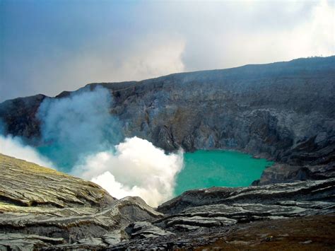 Mount Bromo And Kawah Ijen 2 Spectacular Active Volcanoes In Indonesia