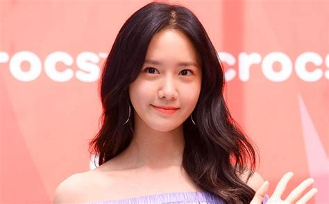Achieve Yoonas Signature Makeup Look In 5 Simple Steps Her World