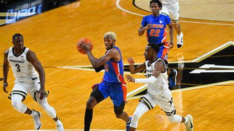 LSU Tigers put college basketball streak on line vs. Florida Gators