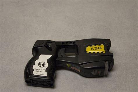 Police Say Officer Tried Taser Before She Shot Suspect - WSJ