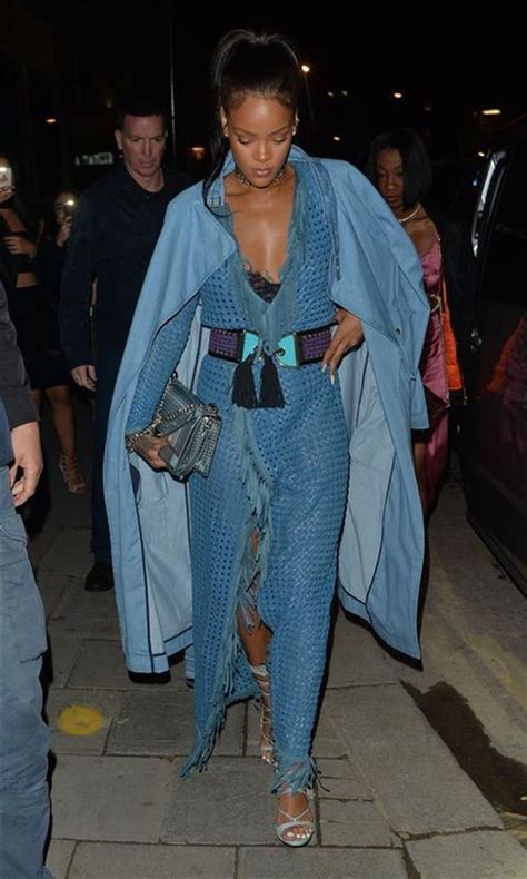 Rihanna Denim Outfit Street Style 34 Fashion Celebrity Street Style