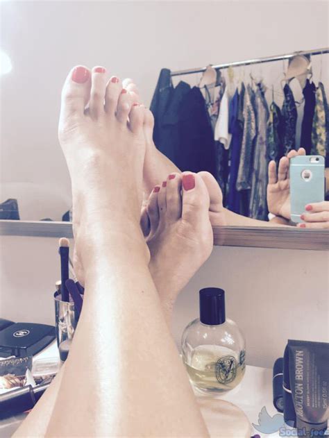 Veronica Mayas Feet
