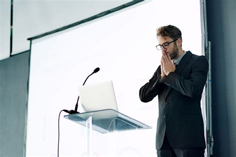 Five Ways To Easily Overcome Your Fear Of Public Speaking