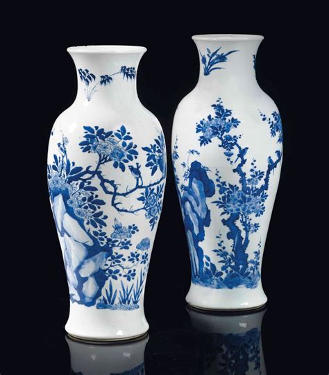 Paire De Vases En Porcelaine Bleu Blanc