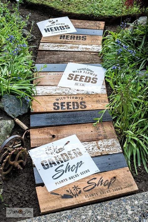 Learn How To Build This Easy And Beautiful Garden Themed Reclaimed Wood