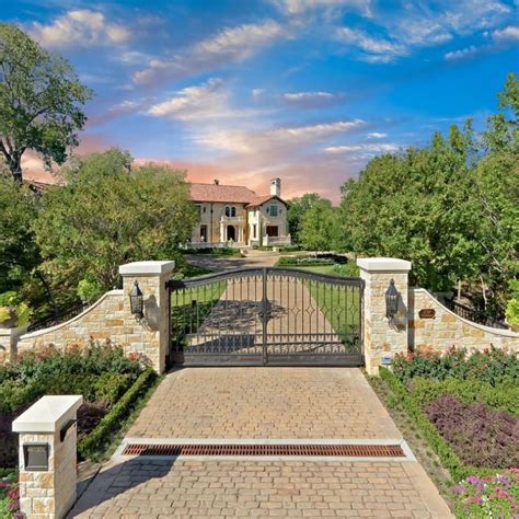 Gated Mansion Homes Mansion Mansions Luxury Lifestyle