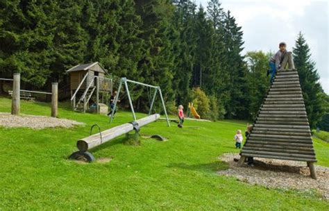 Das hotel haus bayerwald bietet einen schönen wellnessbereich mit hallenbad, sauna sowie zwei haus bayerwald, 94089, neureichenau, deutschland telefon: Hotel Haus Bayerwald in Neureichenau - Duschlberg - HOTEL DE