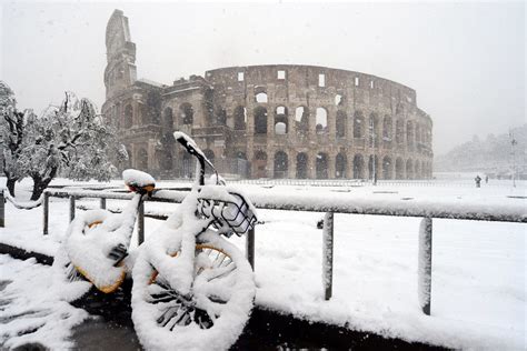 Rome Was Hit By A Rare Snowstorm And The Photos Are Completely