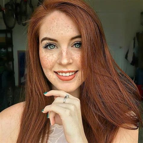 Danielle Boker Freckledgirls In 2020 Red Hair Woman Beautiful Freckles Redheads