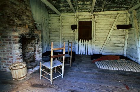 Slave Cabin At Laura Plantation Slave Life Pictures Slavery In