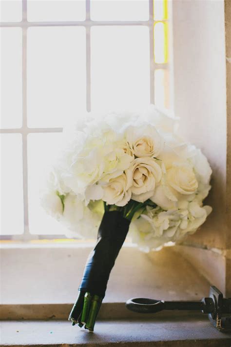 Cream Rose Bouquet Elizabeth Anne Designs The Wedding Blog