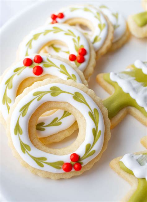 Easy decorated sugar cookies for Christmas! | Holiday baking, Christmas