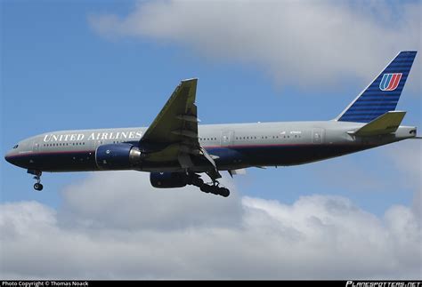 N784ua United Airlines Boeing 777 222er Photo By Thomas Noack Id