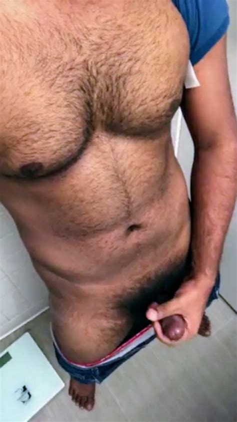Indian Gay Video Of A Horny Desi Hunk Jerking Off And Showing Off Fit