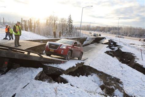 Alaska Hit By 2 Earthquakes Back To Back Brief Tsunami Warning