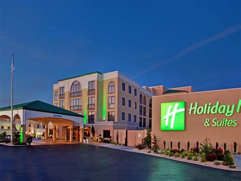 Hotels Near Bass Pro Springfield Mo Holiday Inn And Suites Springfield