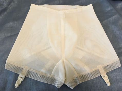 Vintage Bestform Panty Girdle Garter Ivorycream Sz Medium New