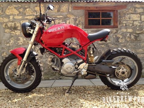 Allégement complet, nouvelle ligne d'échappement, tête de fourche plongeante, nouveau réservoir, selle sur. Ducati Multistrada Scrambler | BikeBrewers.com