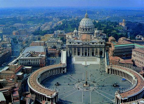 I testi fondamentali del cattolicesimo in varie lingue (la sacra bibbia, il catechismo della chiesa cattolica, i documenti del concilio vaticano ii ed il codice di diritto canonico); STATO VATICANO: IMPRIGIONATI DAL PAPA NEL 2012 | Basta Italia