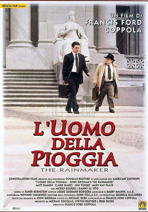 Un giovane avvocato inizia la sua carriera in uno studio legale (non tanto direi…) e muove i suoi primi passi entrando in un caso decisamente molto difficile e pericoloso. L'uomo della pioggia | Film, Matt damon, Film completi