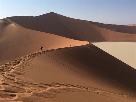 Desert Dunes Walking Wallpapers Wallpaper Cave