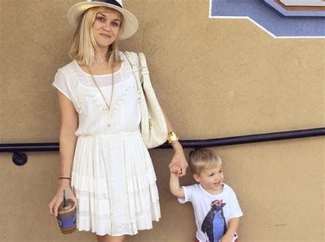 Reese Witherspoon Shares Adorable Photo With Son Tennessee Toofab Com