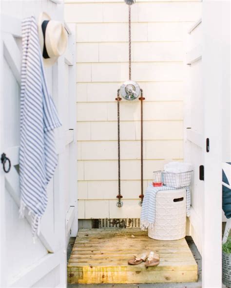 Refreshingly Beautiful Outdoor Showers I Bet Youd Love To Step Into Apartment Therapy