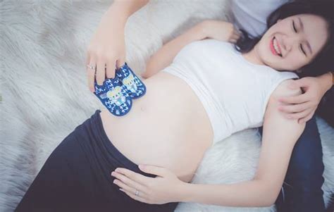 Kepala bayi harus sudah masuk panggul di usia 37 minggu untuk kehamilan pertama. Cara Mengatasi Bayi Sungsang Efektif dan Aman - Aladokter