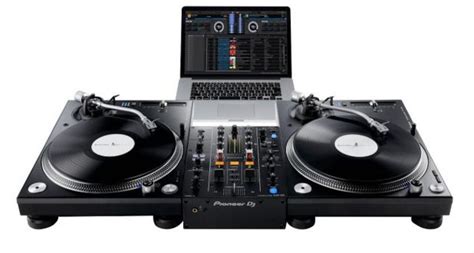 Set objects isolated on white background. dj scratch table | Brokeasshome.com