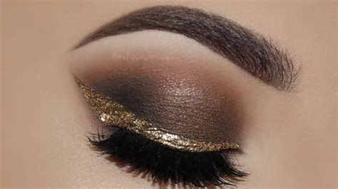 Neutral And Glamorous Smokey Eyes Gold Eyeliner Makeup