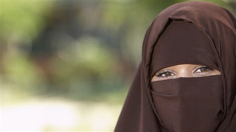 Exclusive Mother Claims A Niqab Wearing School Bus Driver Poses A
