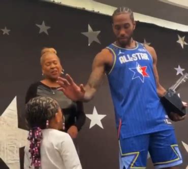 Kawhi anthony leonard is an american professional basketball player for the los angeles clippers of the national basketball association. WATCH: Kawhi Leonard in a Cute Moment With His Daughter ...
