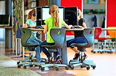 Meist steht im mietvertrag, dass der mieter die reinigung des treppenhauses zu erledigen hat. Schulen Baden Württemberg / Knapp 680 Lehrerinnen und ...