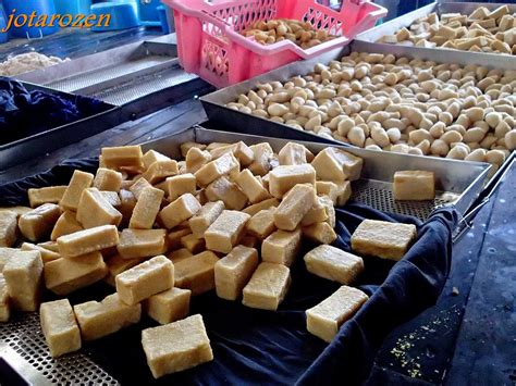 Penang yong tau foo (檳城釀豆腐) is a soup dish of hakka origin that is often found at penang coffee shops and hawker centres. Footsteps - Jotaro's Travels: Malaysia 2014 : Yong Tau Foo ...