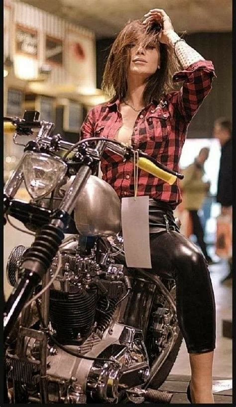 Belle Nana Motard Sexy Motos Vespa Chicks On Bikes Cafe Racer Girl