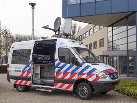 Dutch to english translation results for 'eenheid' designed for tablets and mobile devices. Observatiewagen Politie Eenheid Rotterdam,Projecten - INTER
