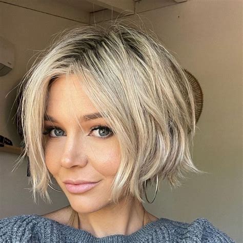 Cool Blonde Short Messy Bob With Middle Parting Short Bob Haircuts
