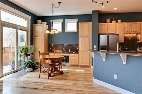 But of course a few years ago when the tendency to furnish the bedrooms was to use wooden furniture. Paint Colors That Go With Oak Trim 2017 | Best kitchen colors, Kitchen wall colors, Honey oak ...