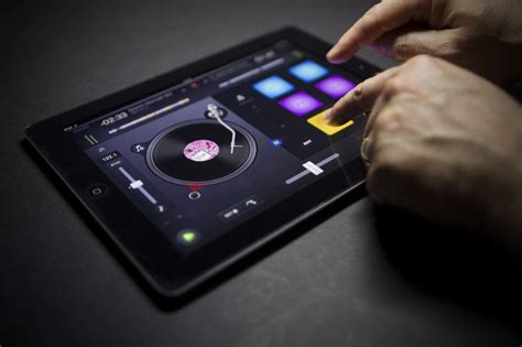 Algoriddim djay pro (more commonly known simply as djay pro) is designed specifically for mac and is easily one of the best mixing software out there. The Most Powerful DJ App For Everyone Arrives With djay 2 Review | Cult of Mac