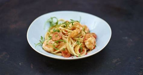 Two jamie's italian restaurants and jamie oliver's diner at gatwick airport will continue to trade in the short term while the administrators explore options for the outlets. JAMIE OLIVER: KING PRAWN LINGUINE | Prawn linguine, King ...