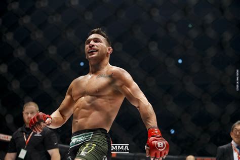 Michael Chandler Height And Weight Michael Chandler Signs With The