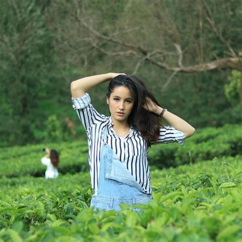 Buku harian seorang istri merupakan sebuah sinetron indonesia produksi sinemart yang ditayangkan perdana pada 12 januari 2021 pukul 18.20 wib berikut sinopsis sinetron buku harian seorang istri: Pemain Buku Harian Isteri - 6 Potret Cinta Brian Pemeran ...